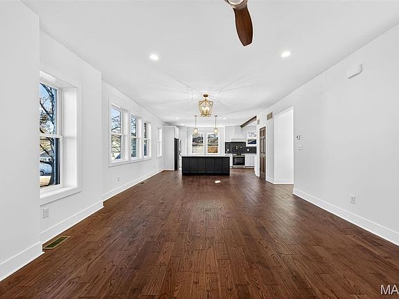 4th image of 814 Clark Ave