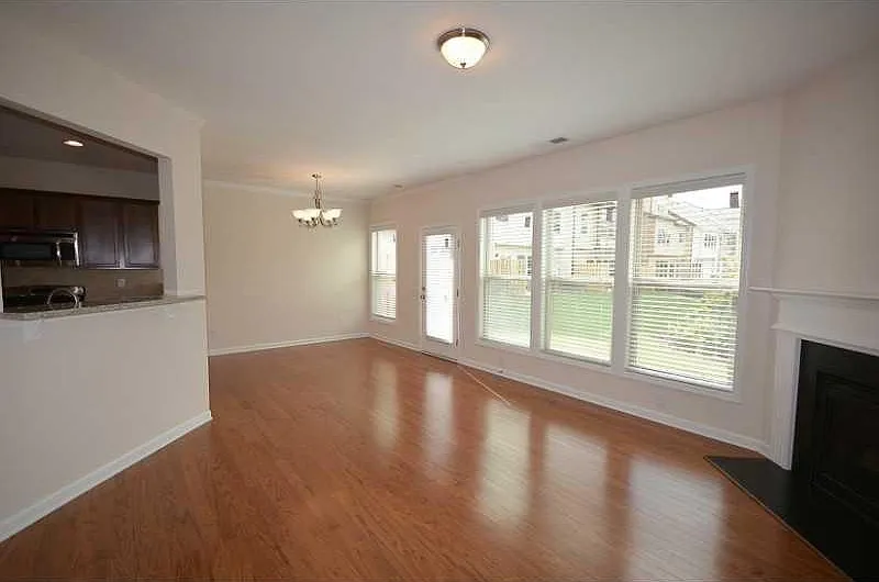 3 bed, 2.5 bath, $2,675 — Photo 4