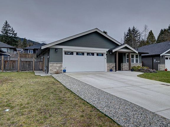 2nd image of 1028 Celia Cres