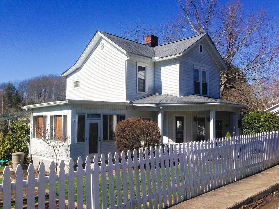 1st image of 107 Reynolds St