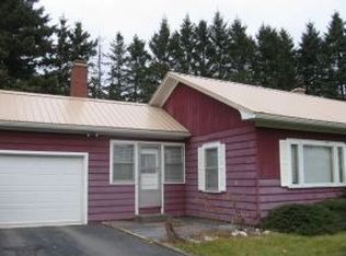 13 Edwards St, Colebrook, NH 03576