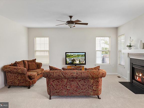 4th image of 321 Whipp Dr SE