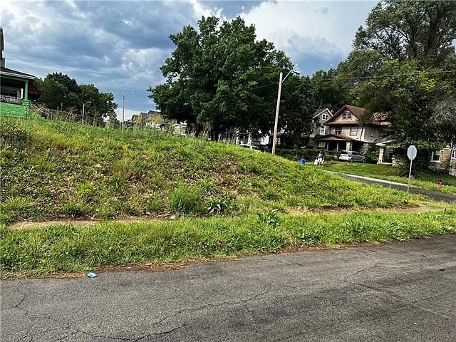 2nd image of 4000 Chestnut Ave