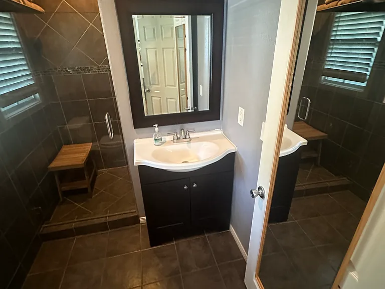 8956 Swinton Ave — Photo 35