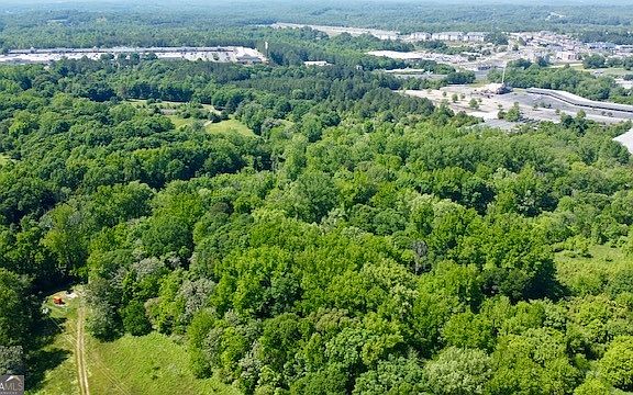 2nd image of 606 Beck Rd