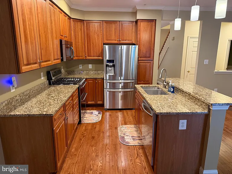 615 Strandhill Ct — Photo 6
