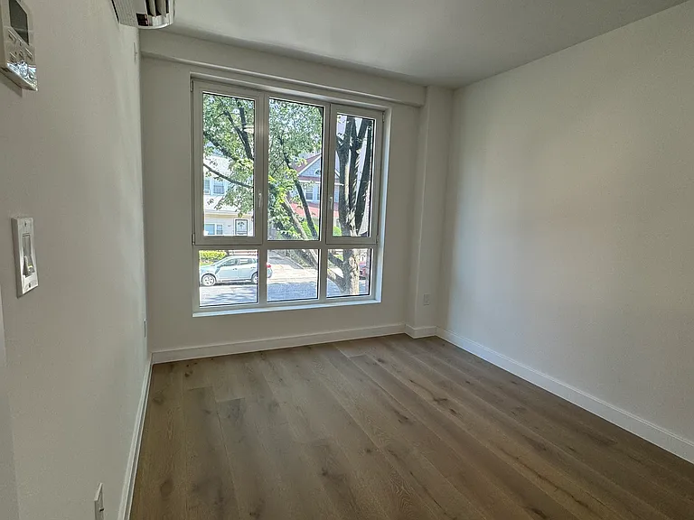 618 Avenue H #2C — Photo 6