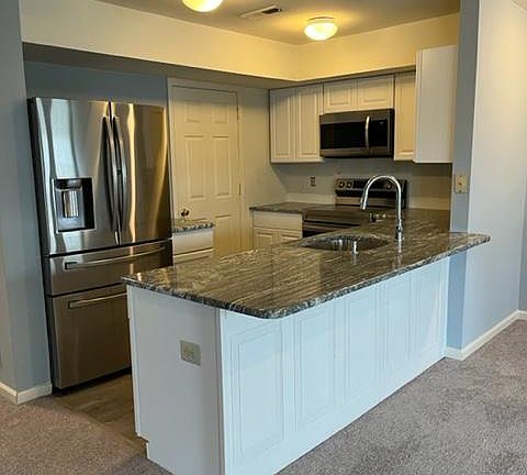 Brand new kitchen with granite counters