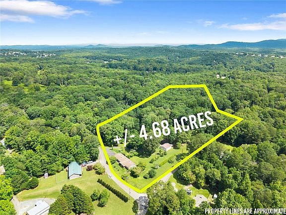 3rd image of 34 Oakmont Dr
