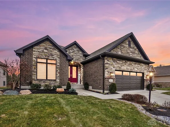 3631 Sunset Bluff Dr, Dayton, OH 45430