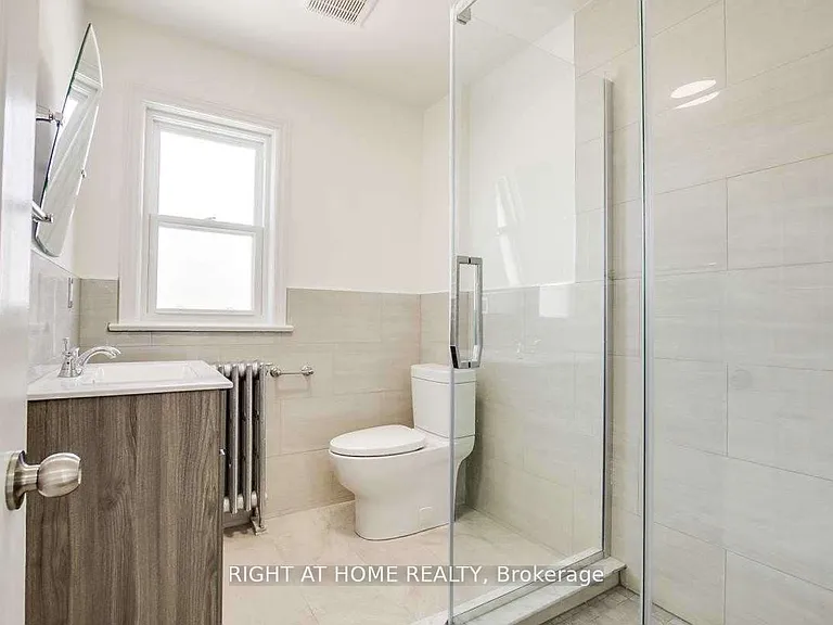1738 Bayview Ave — Photo 9