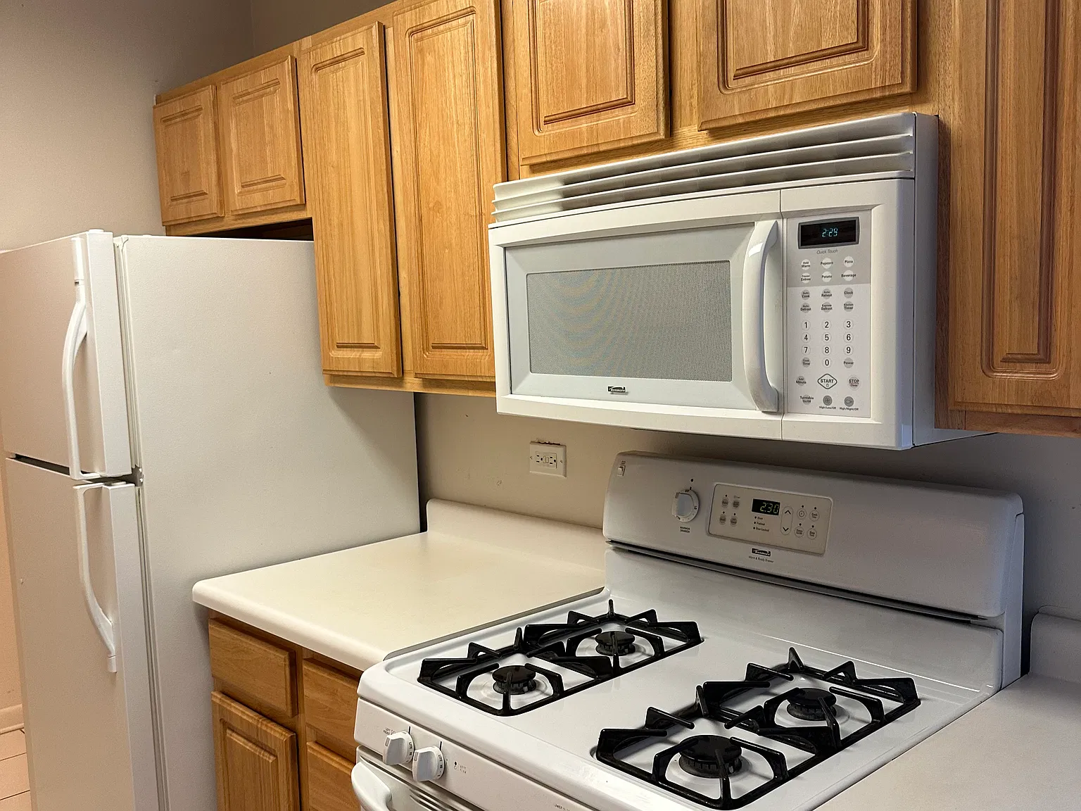2 bed, 855 sqft, $1,700 — Photo 3