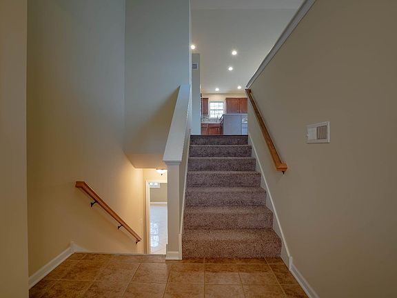3rd image of 10440 Illinois St