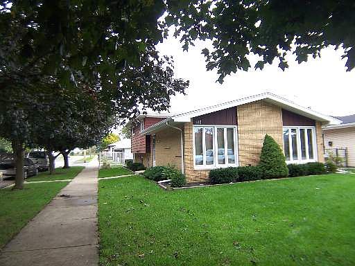 1st image of 418 S Mackinaw Ave