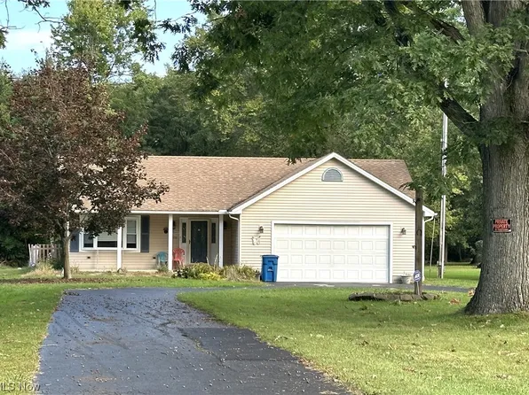 2352 Salt Springs Rd, Warren, OH 44481