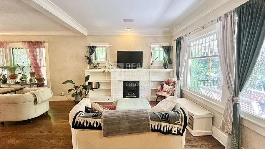 Classic 3 bedrooms bungalow for rent in Wash Park — Photo 4