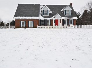 3166 Landview Dr, Rochester, MI 48306