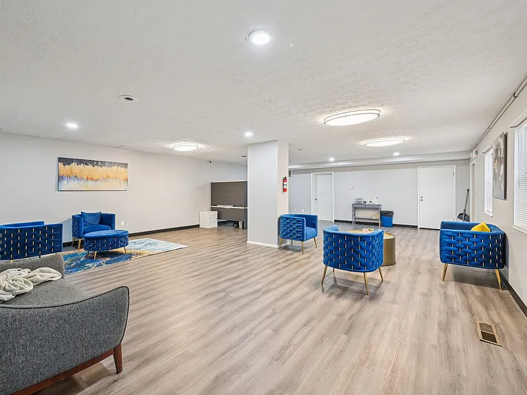 Park Place Apartments — Photo 40