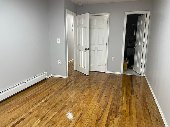 2nd image of 325 Beekman Ave APT 2