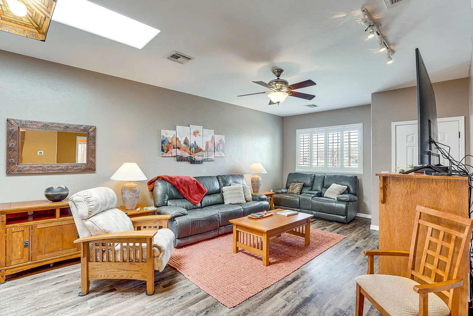 2 bed, 2.0 bath, 1194 sqft, $2,472 — Photo 1