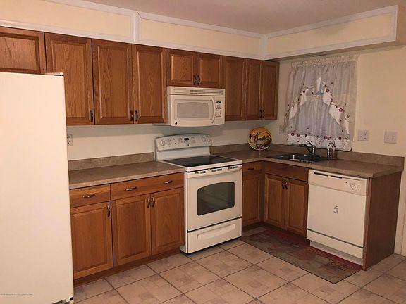 3rd image of 491A Dartmoor Ct #100A