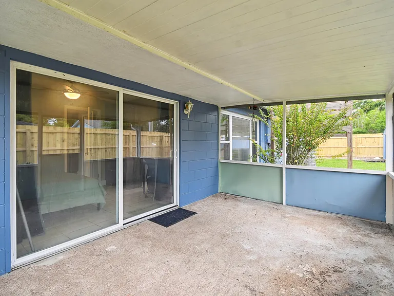 Your very own screened in patio