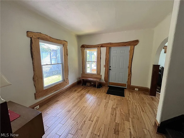 6914 Wakefield Ave — Photo 2