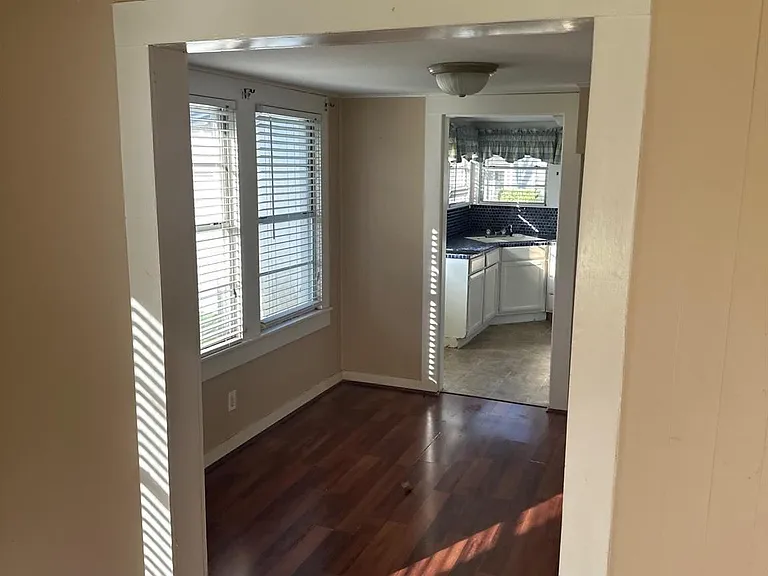 329 Lazy Ln — Photo 5
