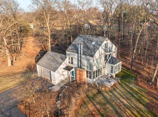 2753 W Buno Rd, Milford, MI 48380