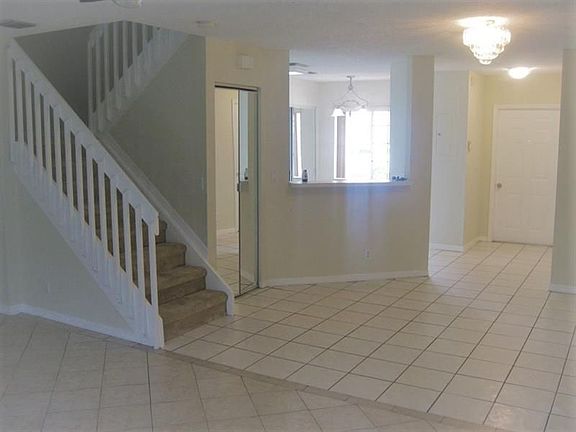 3rd image of 1118 SW 44th Way #1118