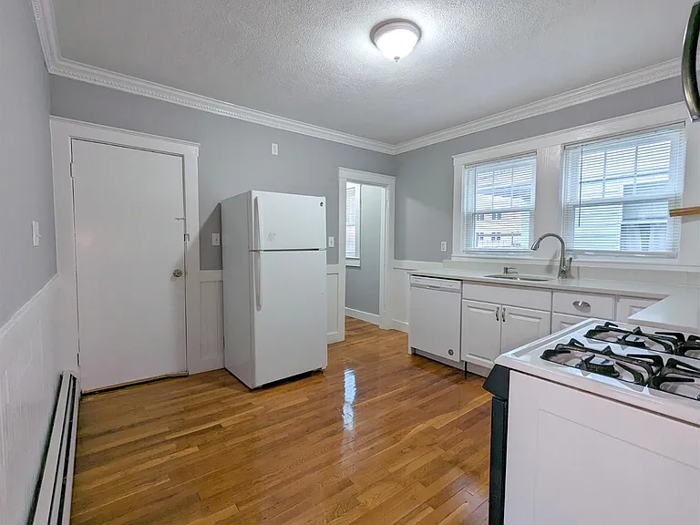 4 Edgar Ct #2 — Photo 13