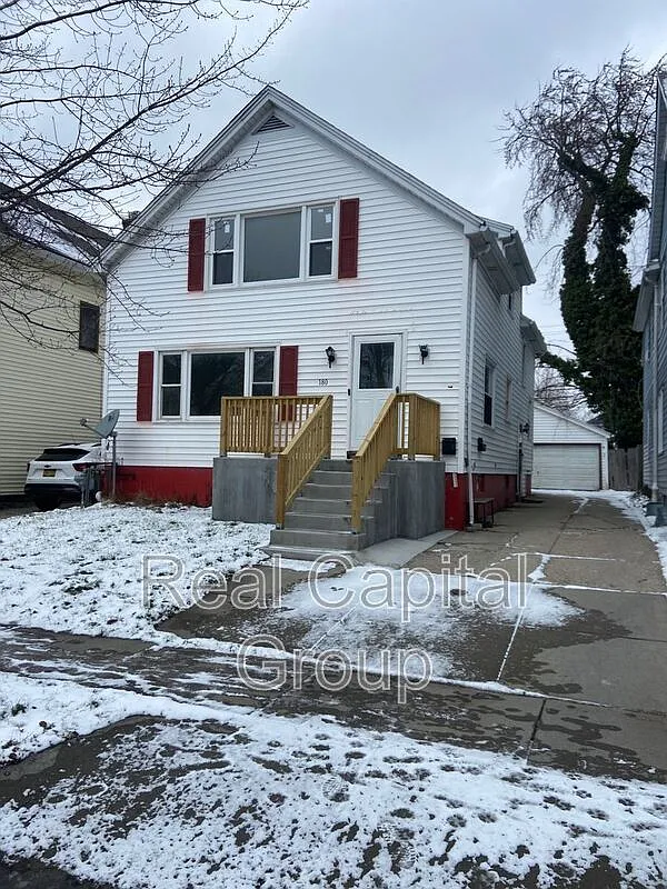 2 bed, 1.0 bath, $1,195 — Photo 1