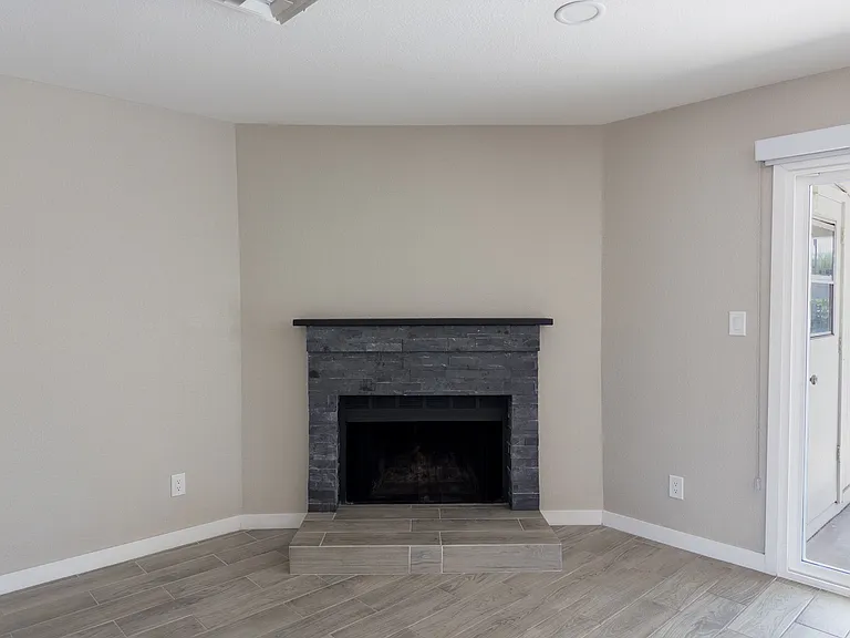 1712 N Longmore St — Photo 14