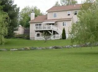 28 Fairview Dr, Essex Jct, VT 05452