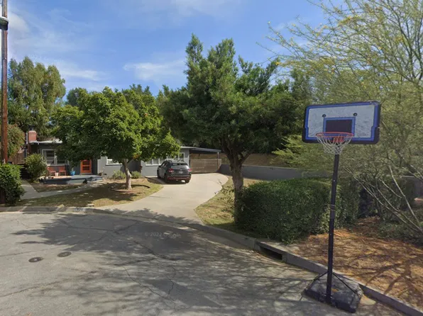 520 Hickory Ln, Pasadena, CA 91103
