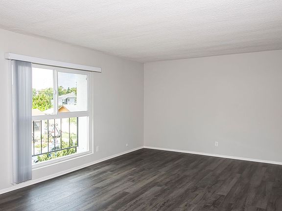 4th image of 840 Fischer St APT 16
