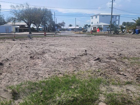 2nd image of 3203 W Shell Point Rd