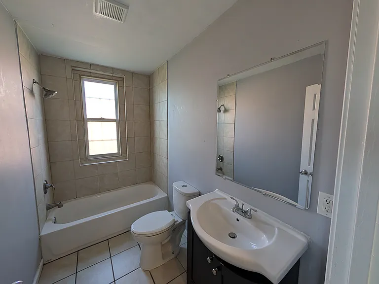 4733 McMillan Ave #1F — Photo 15