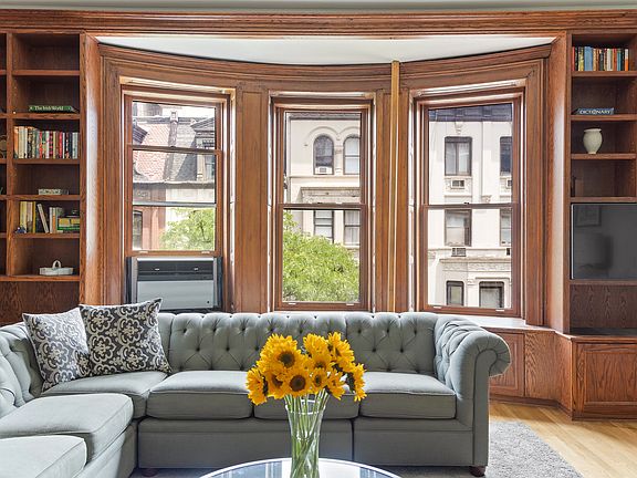 3rd image of 126 W 80th St APT 4
