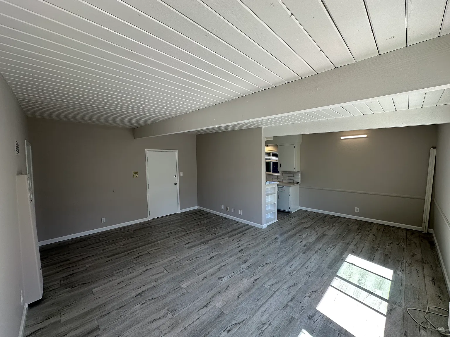 2 bed, 750 sqft, $2,995 — Photo 3