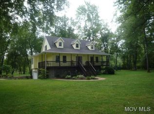 1064 Old River Rd, Williamstown, WV 26187