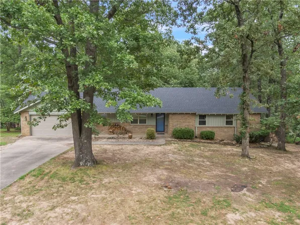 8606 Wild Cherry Dr, Rogers, AR 72756