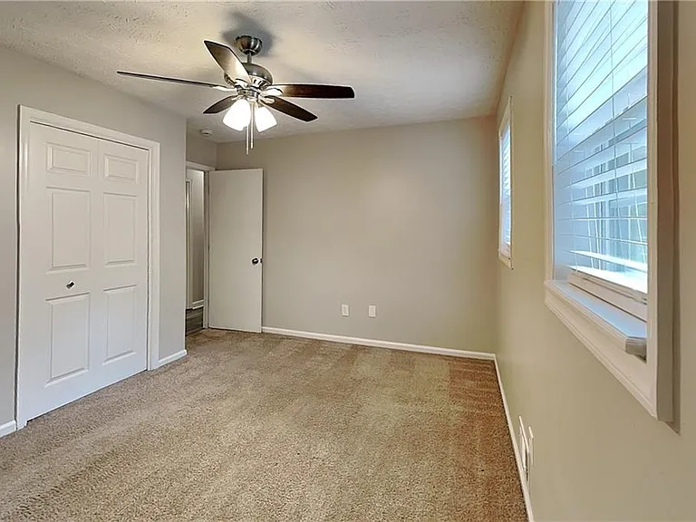 2426 Emberwood Ct NW — Photo 9