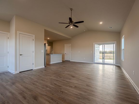 3rd image of 9507 E Hurst St