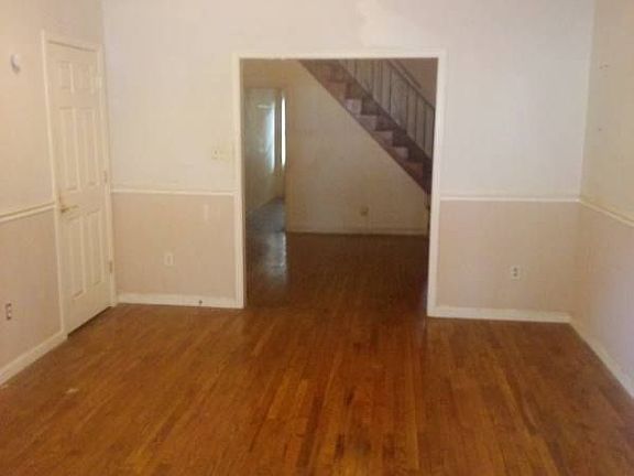4th image of 106 N Lehigh Ave