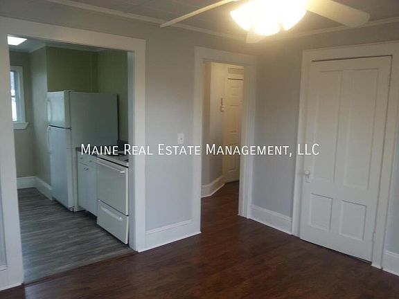 4th image of 192 Essex St #2