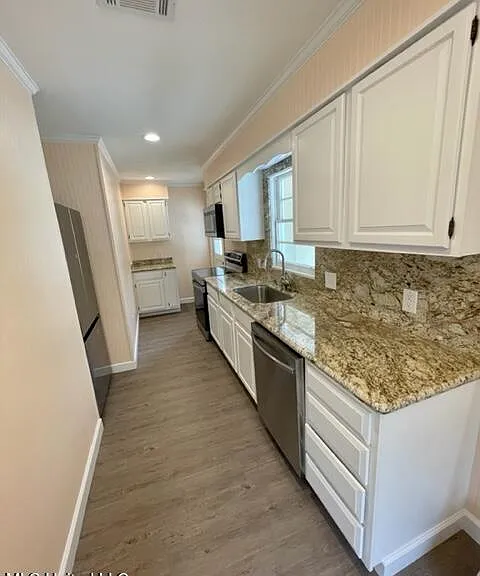 333 Belvedere Dr — Photo 8