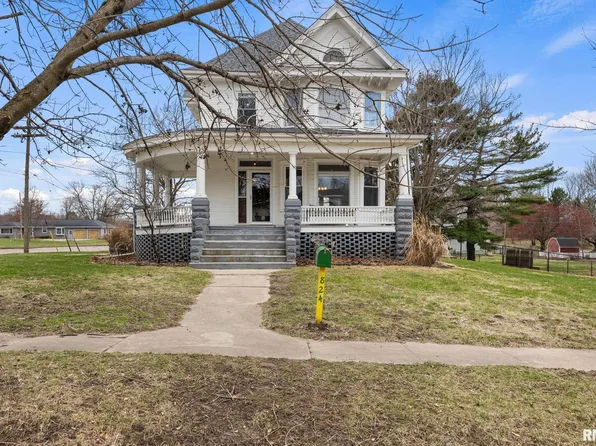 824 3rd St, Lacon, IL 61540