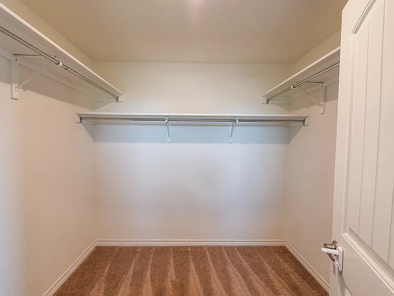 5526 Castle Brook Dr — Photo 15