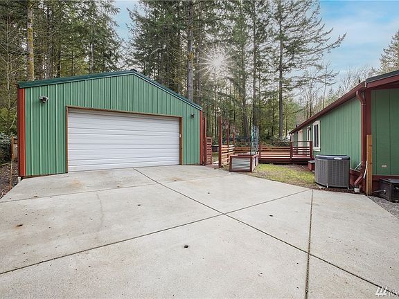 5th image of 3306 SE Penguin Ln